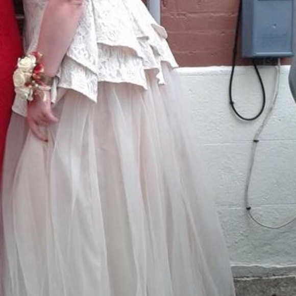 PROM DRESS ❤️ - Picture 2 of 2